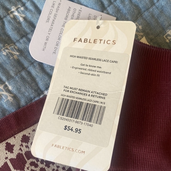 NWT Fabletics Lace Capri Leggings - Picture 7 of 8